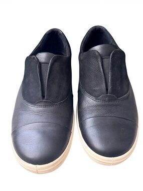 Women’s Ecco Slip-On Leather Sneakers in Black 38